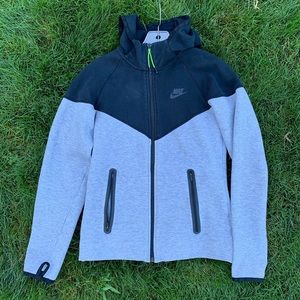 Nike running jacket size small